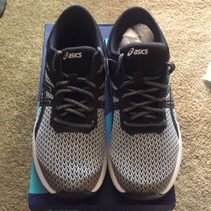 ASICS FuzeX Lyte 2 woman’s athletic shoe